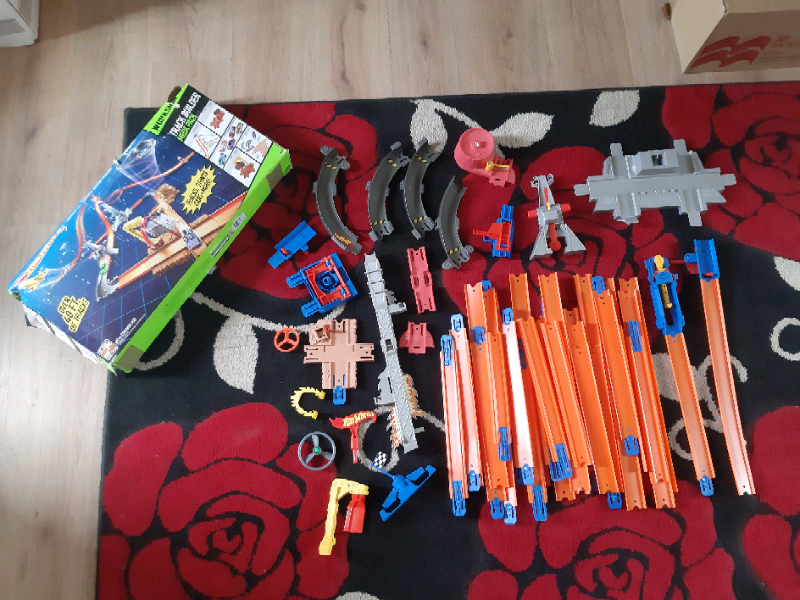 hot wheels track builder mega pack